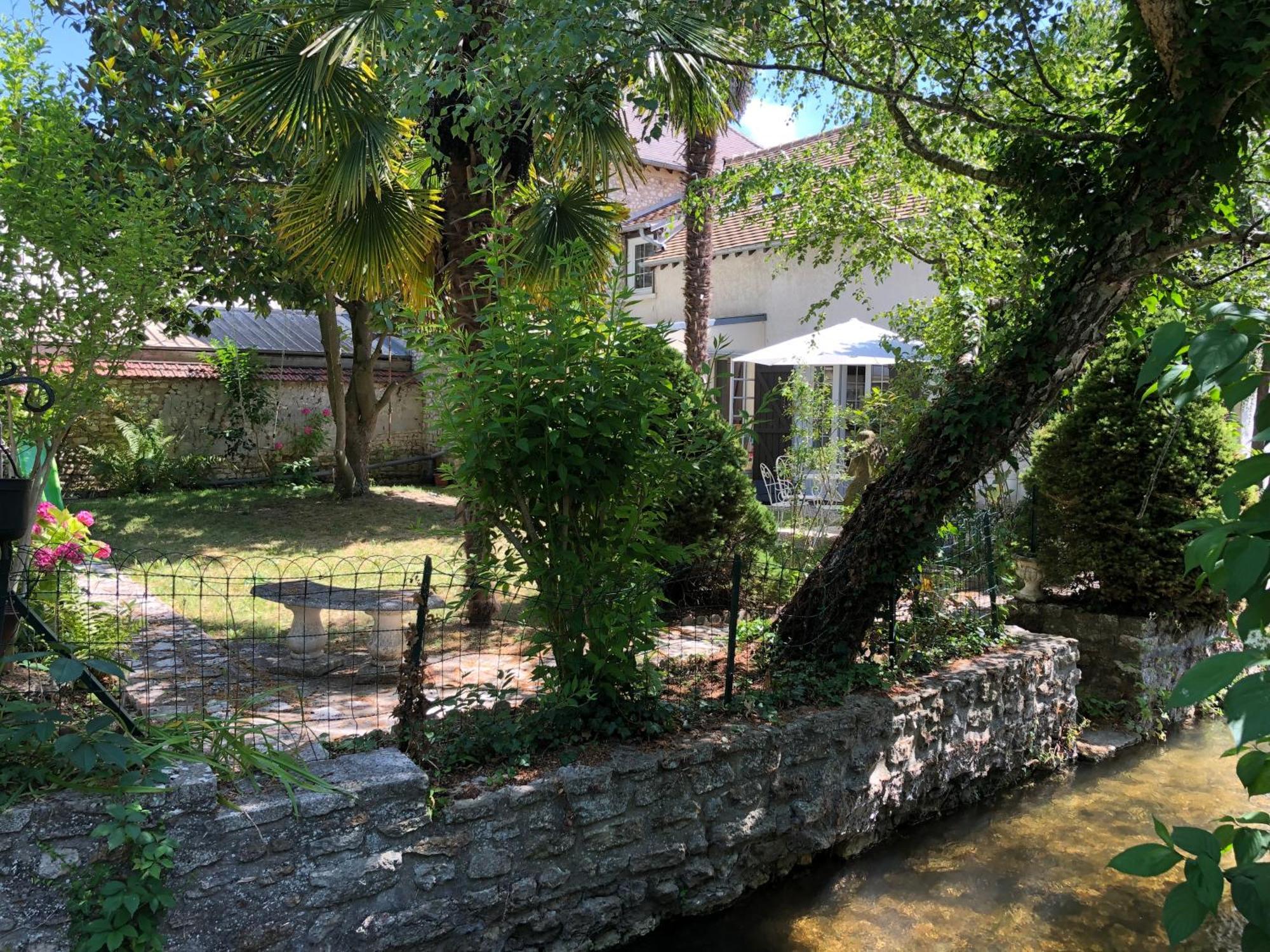 Vila Maison Familiale Au Coeur De La Vallee De L'Eure Breuilpont Exteriér fotografie