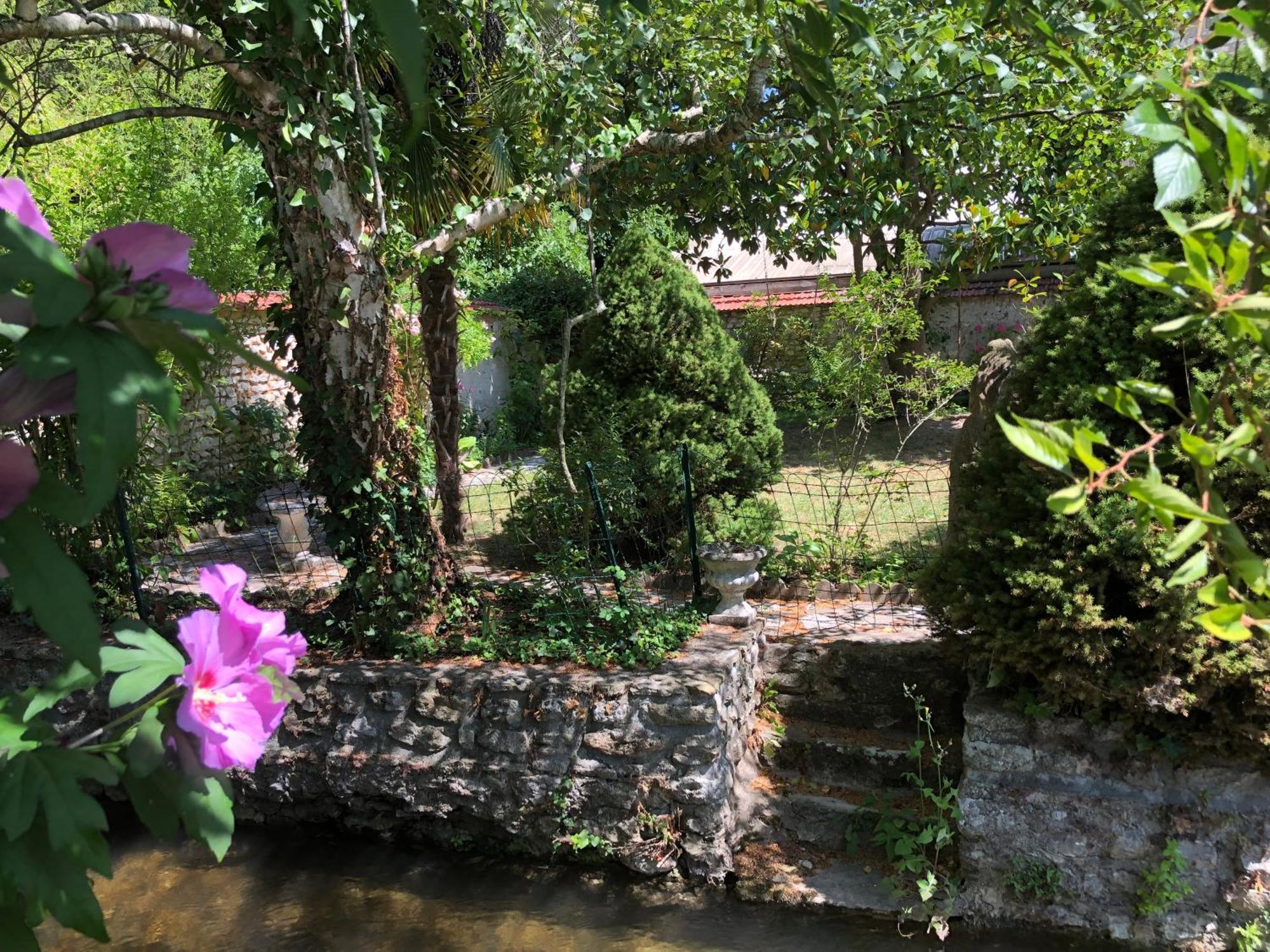 Vila Maison Familiale Au Coeur De La Vallee De L'Eure Breuilpont Exteriér fotografie